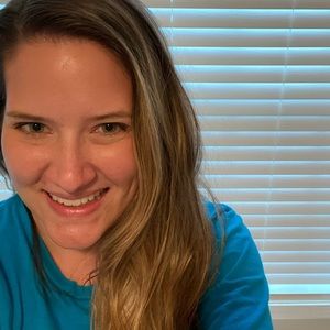 Meet your Posher, Elizabeth